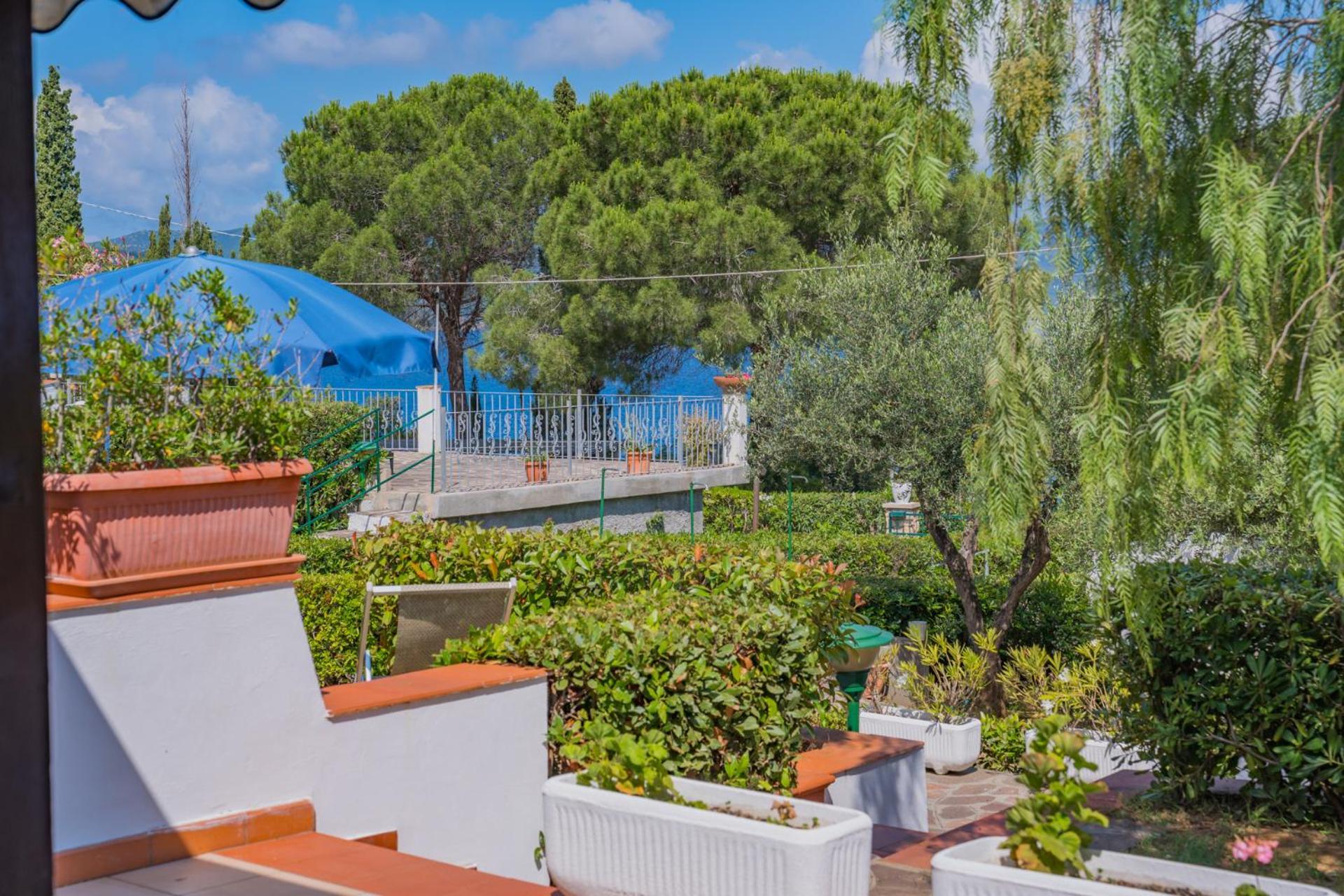 Residence Baia Delle Grazie Casa Morcone エクステリア 写真